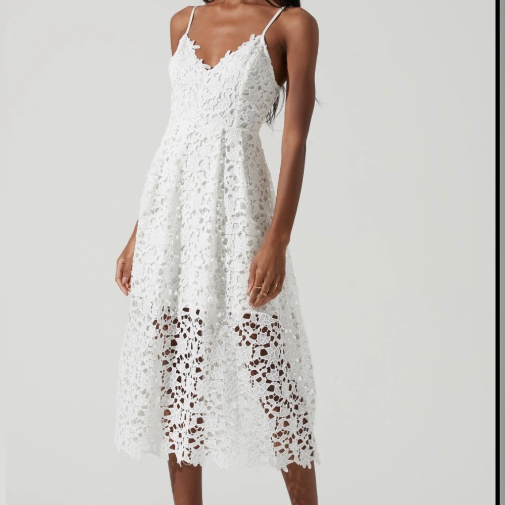 ASTR the label Women's Lace Midi Dress